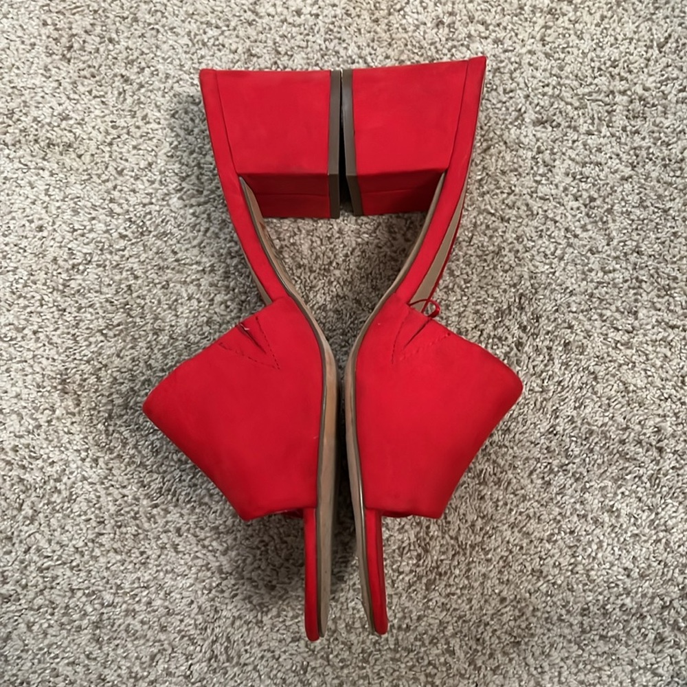 Express red mules